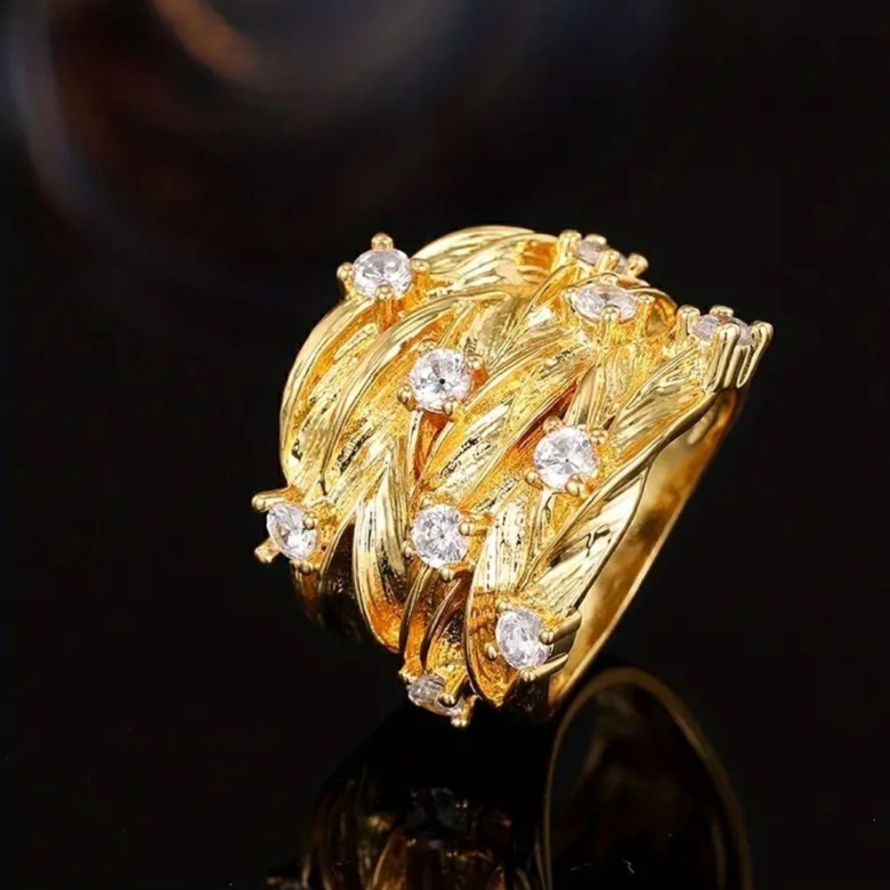 Retro gold with diamond detail ring N114
